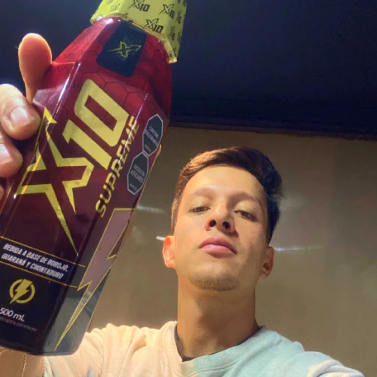 Foto de cliente en una reseña de X10